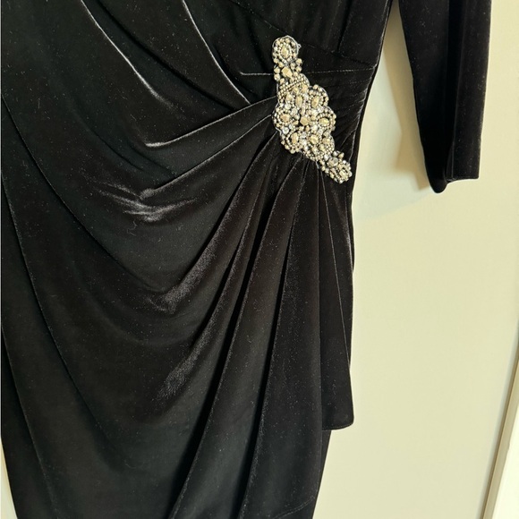Alex Evenings Black Velvet Dress & Wrap Set Beaded Waist Size 10 Formal Cocktail - Picture 4 of 15